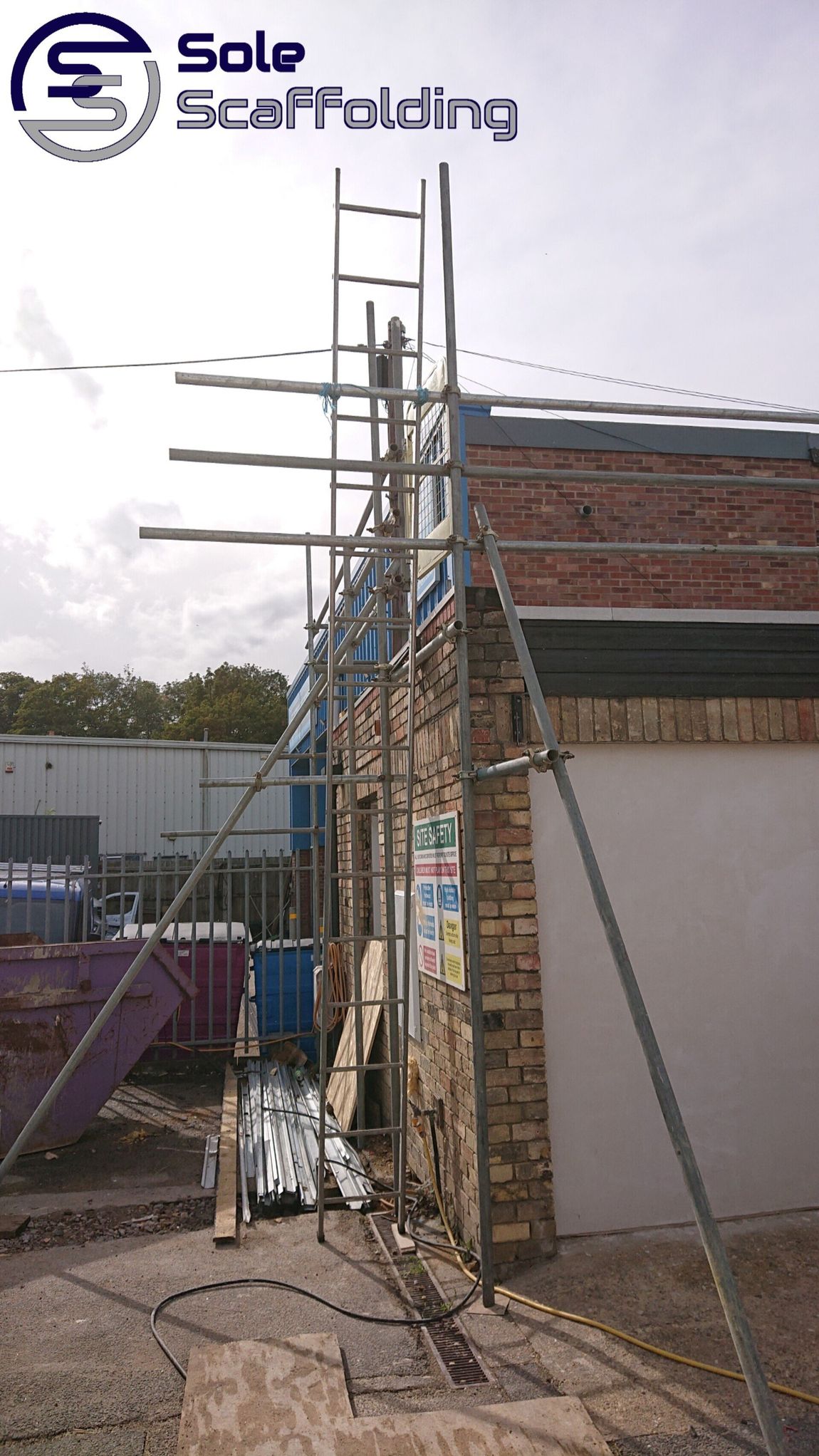 sole scaffolding -  guardrail scaffold for flat roof  work in Cambridge