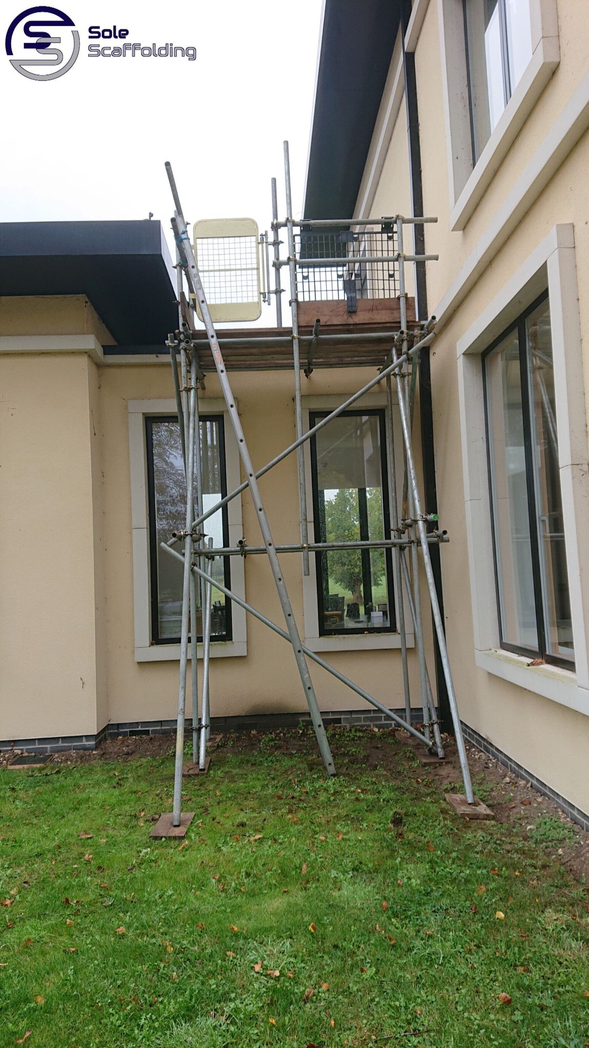 sole scaffolding - scaffold for flat roof repair in Fordham