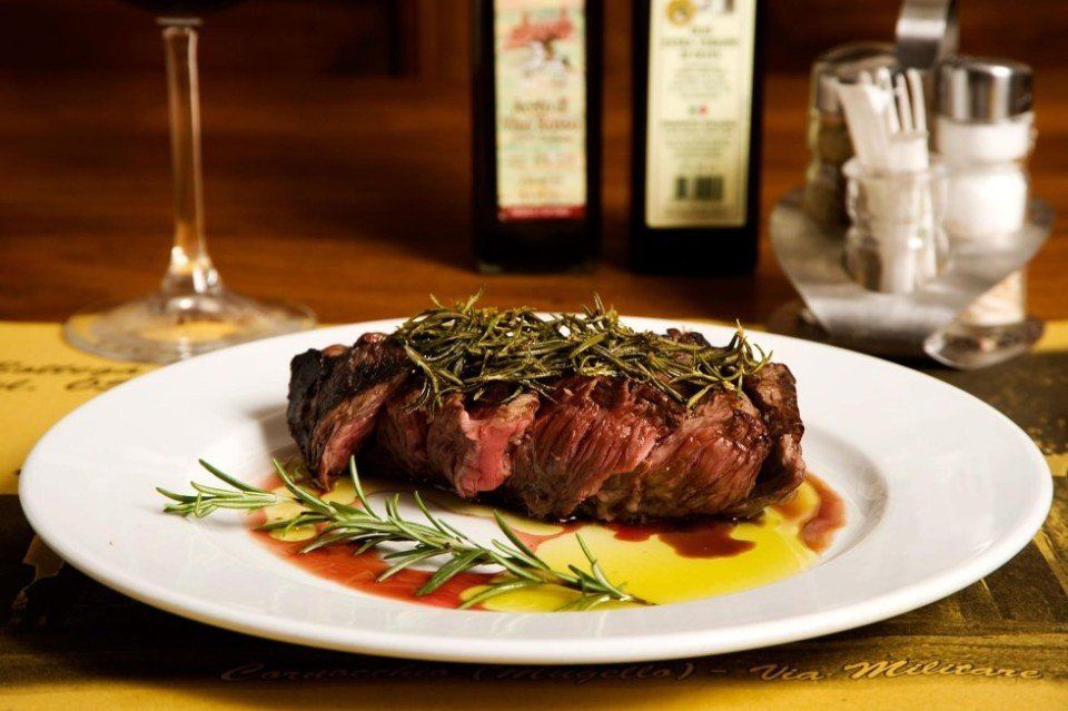Bistecca di carne al sangue