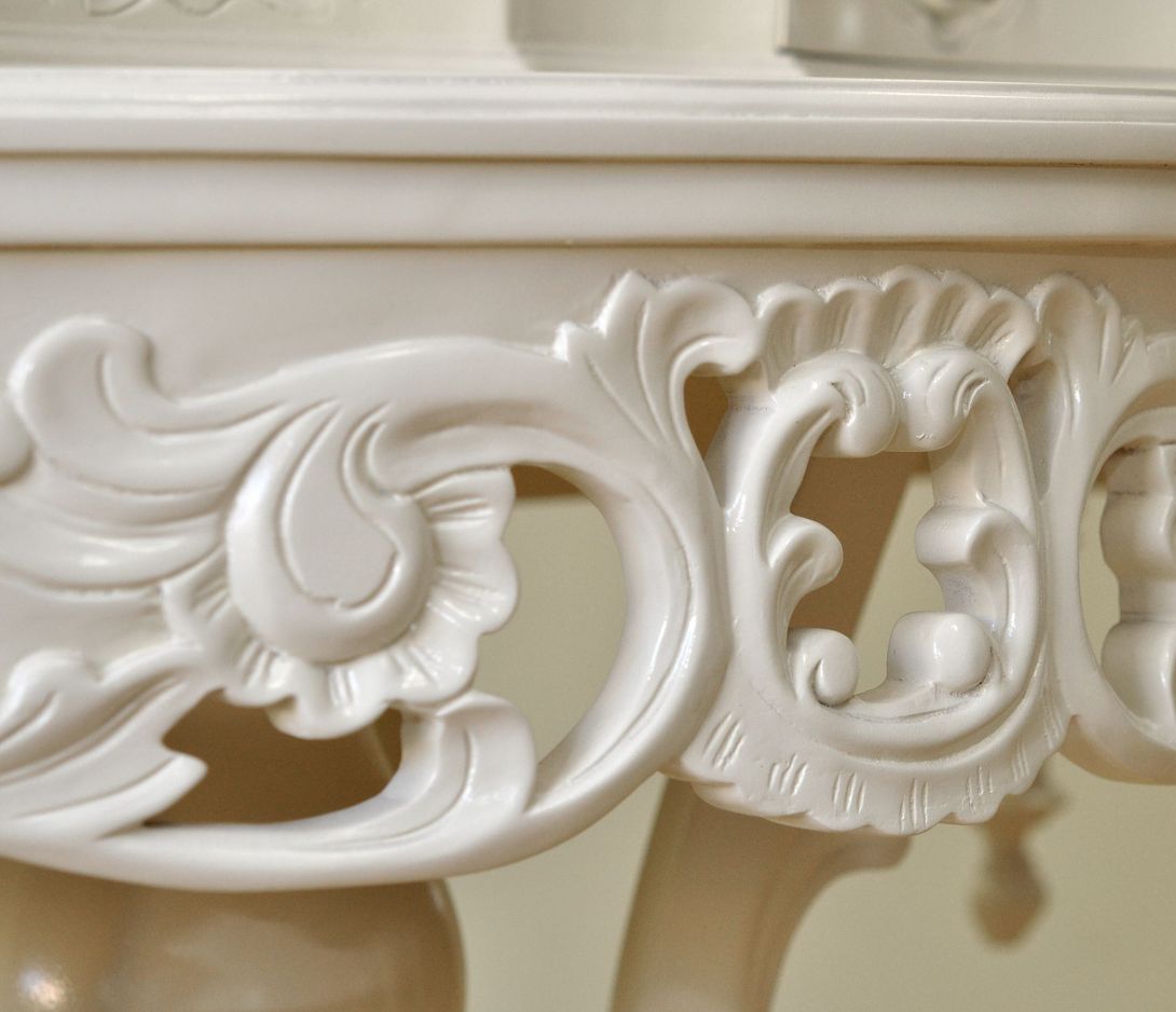Elementi decorativi in gesso e stucco