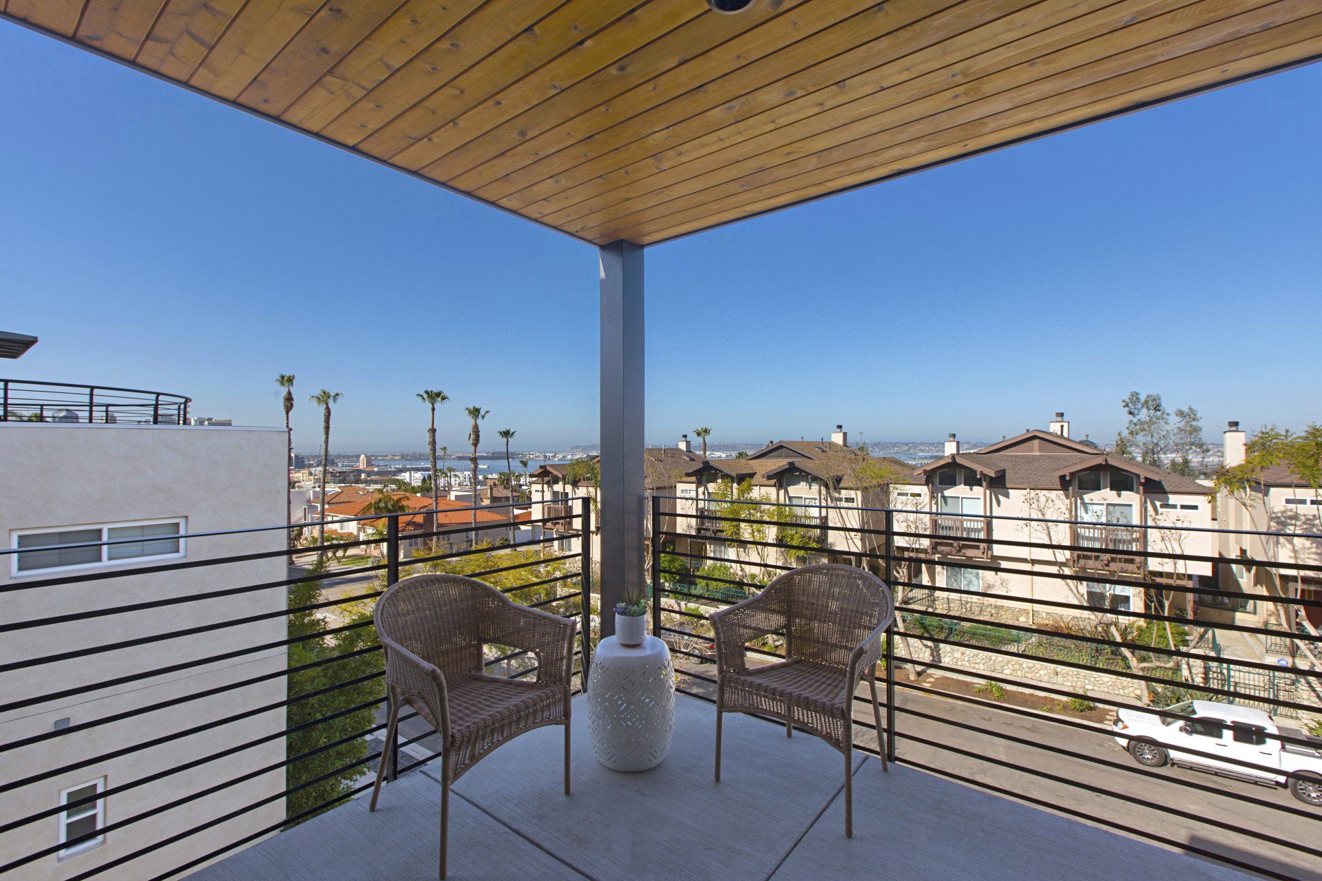 balcony