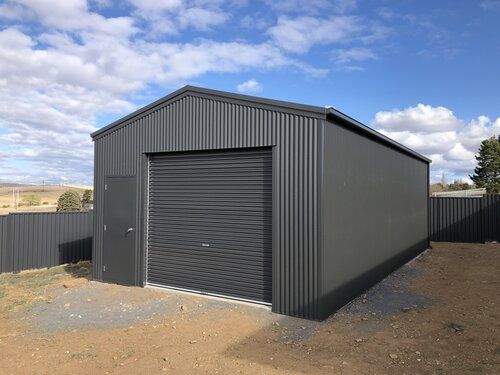 Single Black Shed - Snowy Sheds