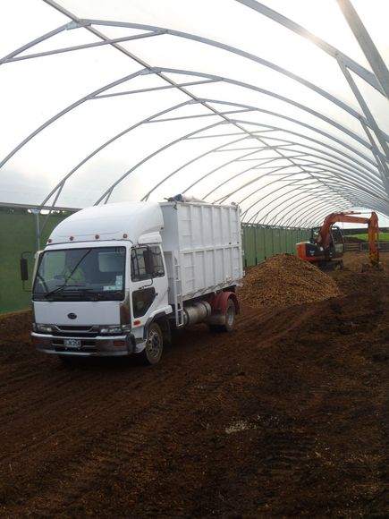 Couple happy with stone products delivered directly in Taranaki