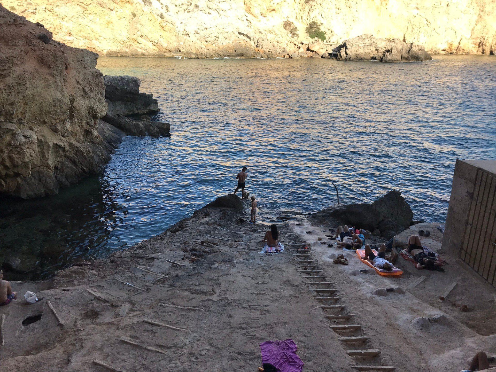 rave cave ibiza
