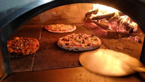 Wood fired Pizza Perfection