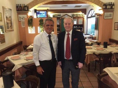 Ristorante Basilio a Cagliari con il premio Nobel per la pace Ristorante Basilio a Cagliari con il premio Nobel per la pace