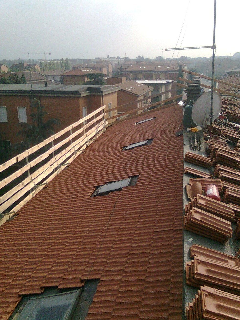 tetto edificio in tegole