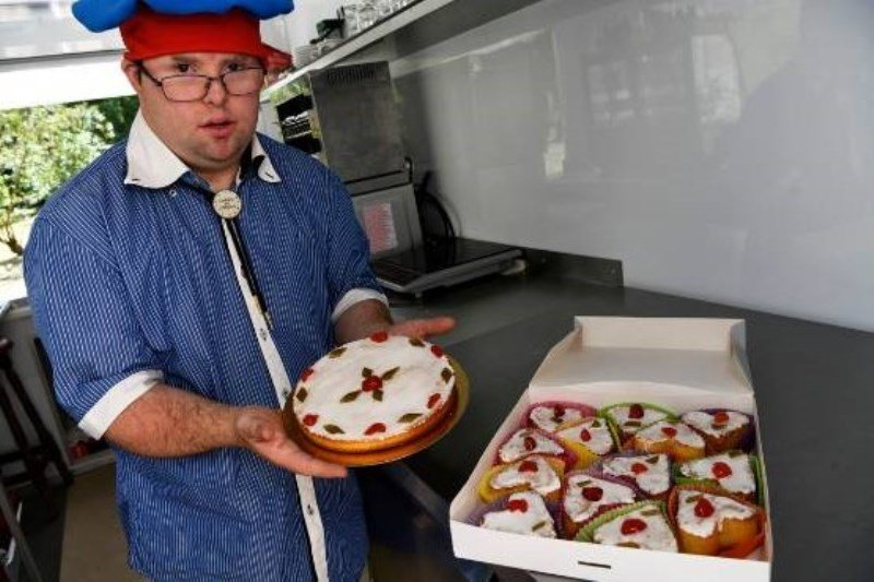 restaurant les lutins joyeux yevre le chatel pithiviers gâteau   crêpes galettes cavalier cheval randonnée GR32   GR655Est pithi-colziel atelier gastronomie, l'authentique   pithiviers, amandes colza miel