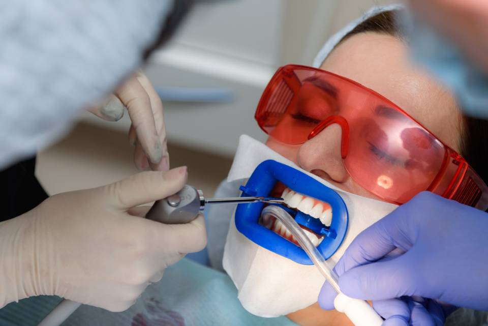 controllo arcata superiore e inferiore dei denti