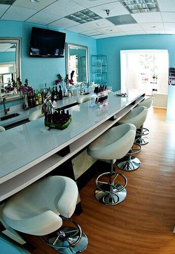 Bar Salon - Salons in Palm Beach Gardens, FL