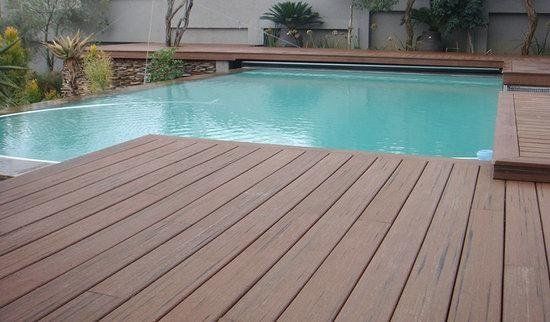 bordo piscina
