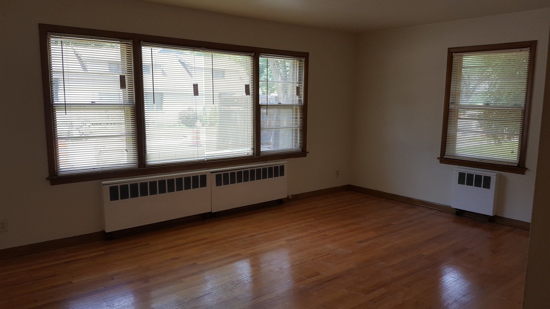 Monroe - bedroom
