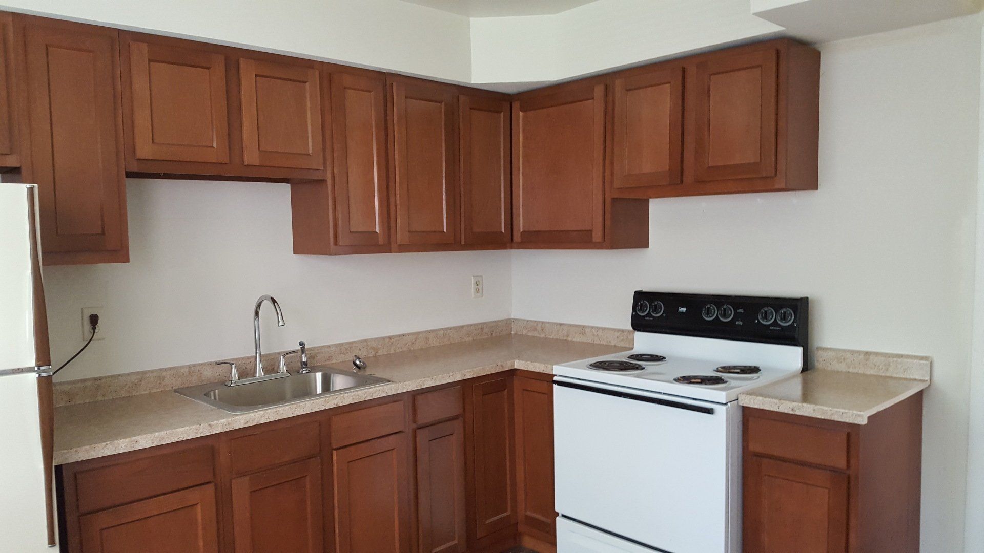 Monroe - kitchen