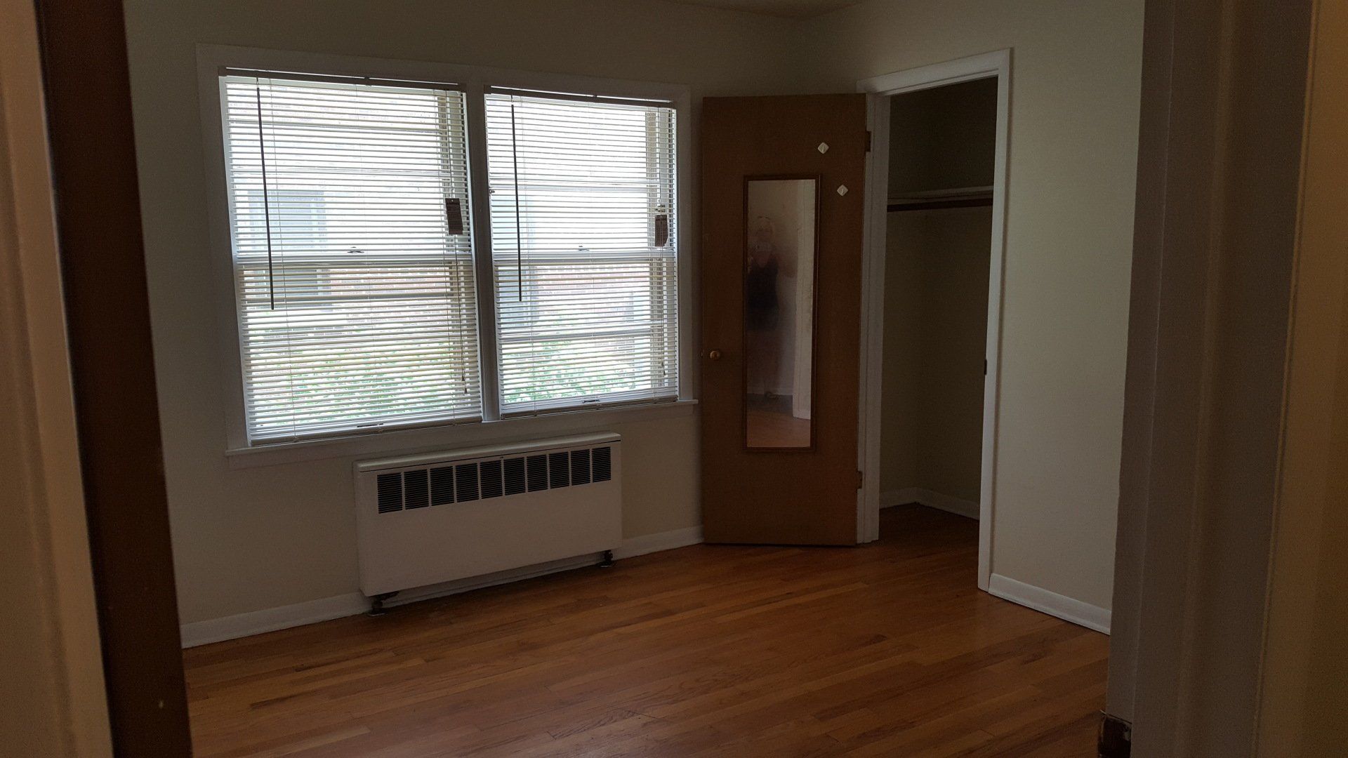 Monroe - room