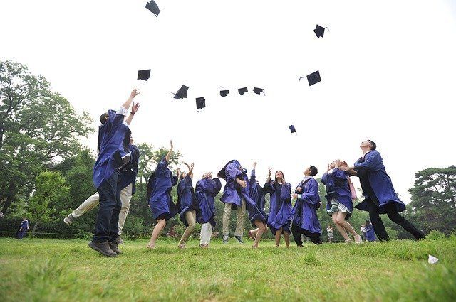 Entertainment Options for Graduation Parties