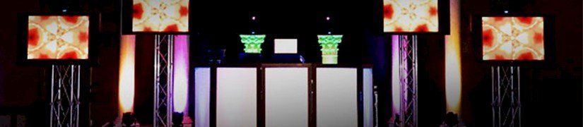 Things to consider when hiring a wedding DJ