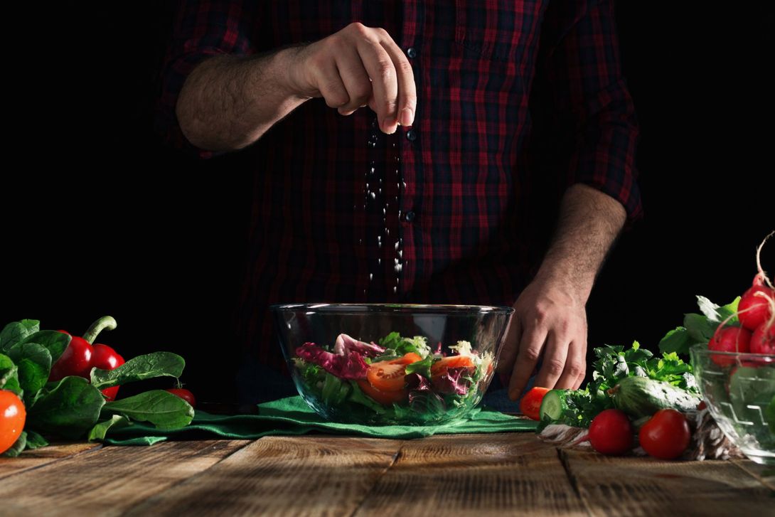 Preparazione insalata