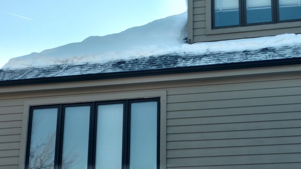 Sheet of snow on the roof - Residential Roofing in Lake in the Hills,, IL