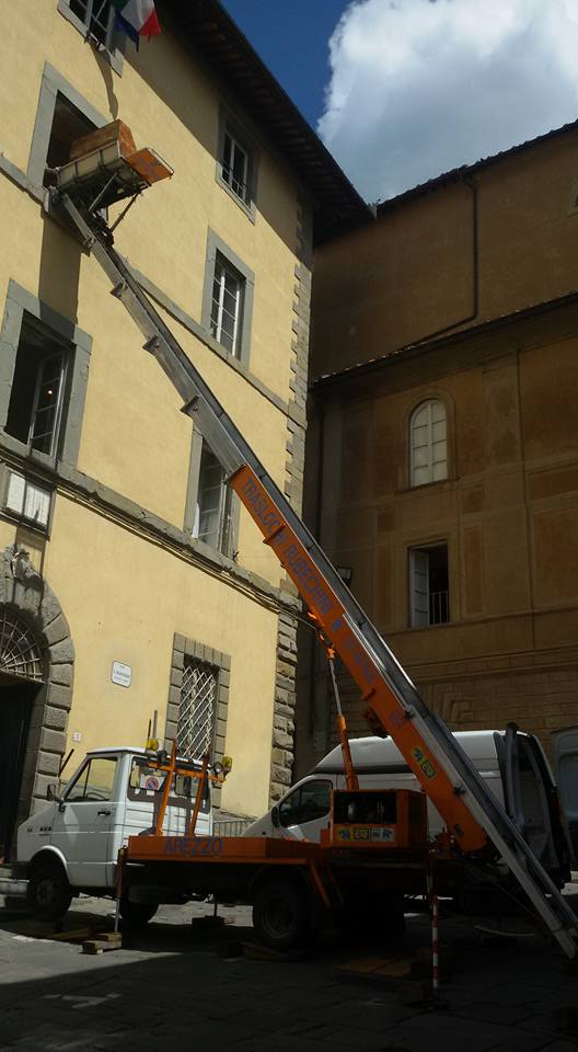 piattaforma aerea per trasporto mobili