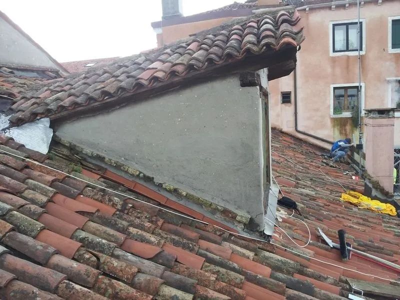 rifacimento tetto di una casa di Venezia
