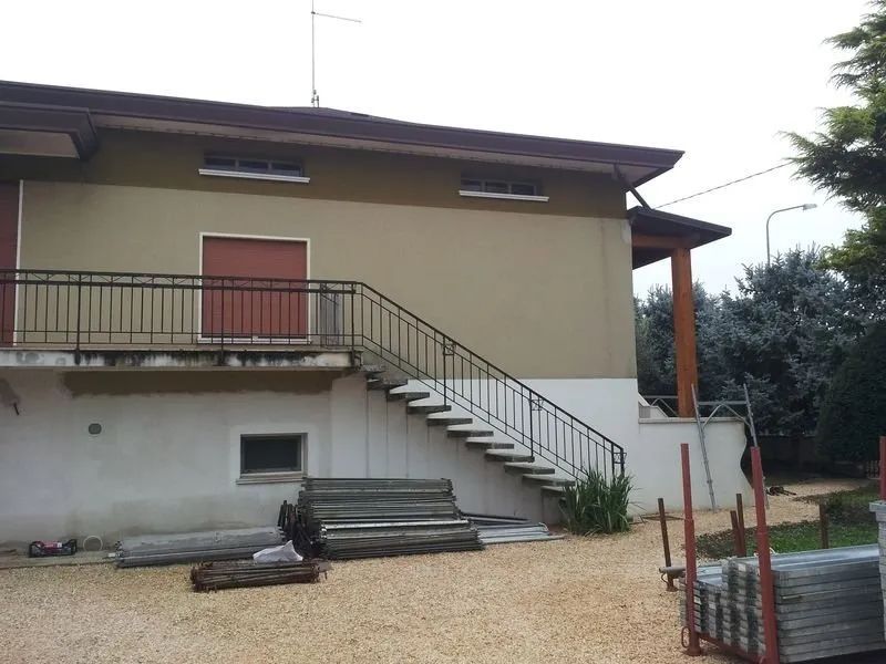 abitazione con copertura a cappotto