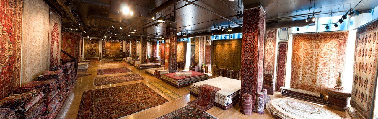 Traditional Persian Rug Showroom Gallery