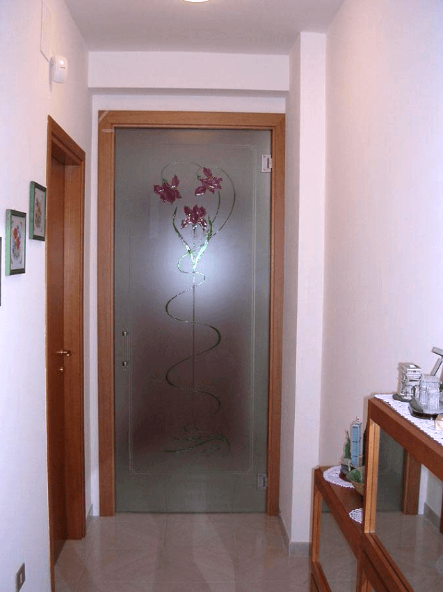 porta con decoro