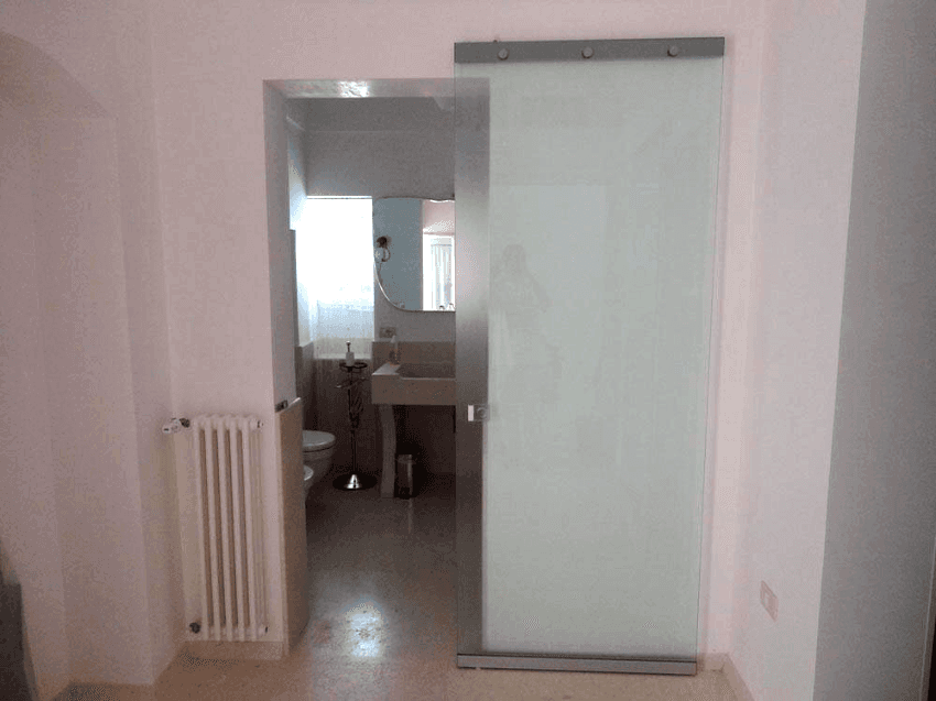 porta a parete invisibile