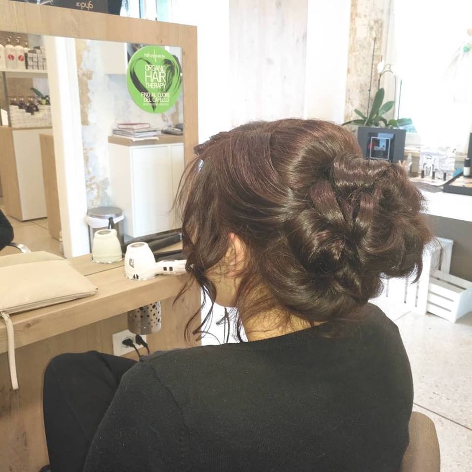 Acconciatura capelli lunghi