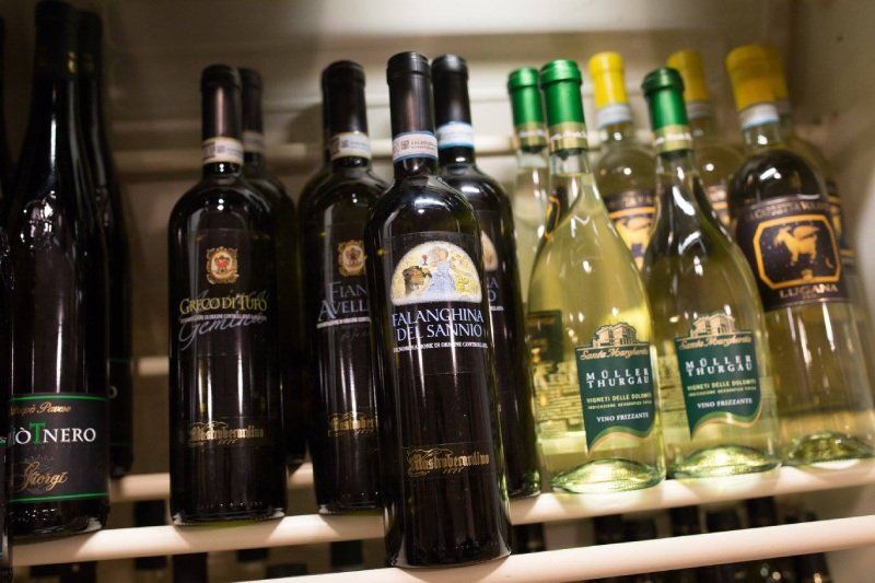 Cantina di vini