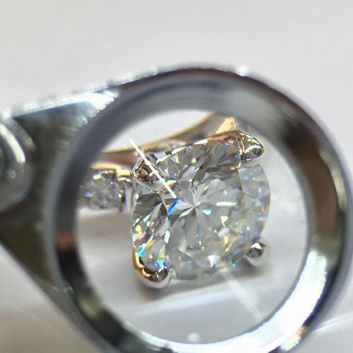 Diamond engagement ring