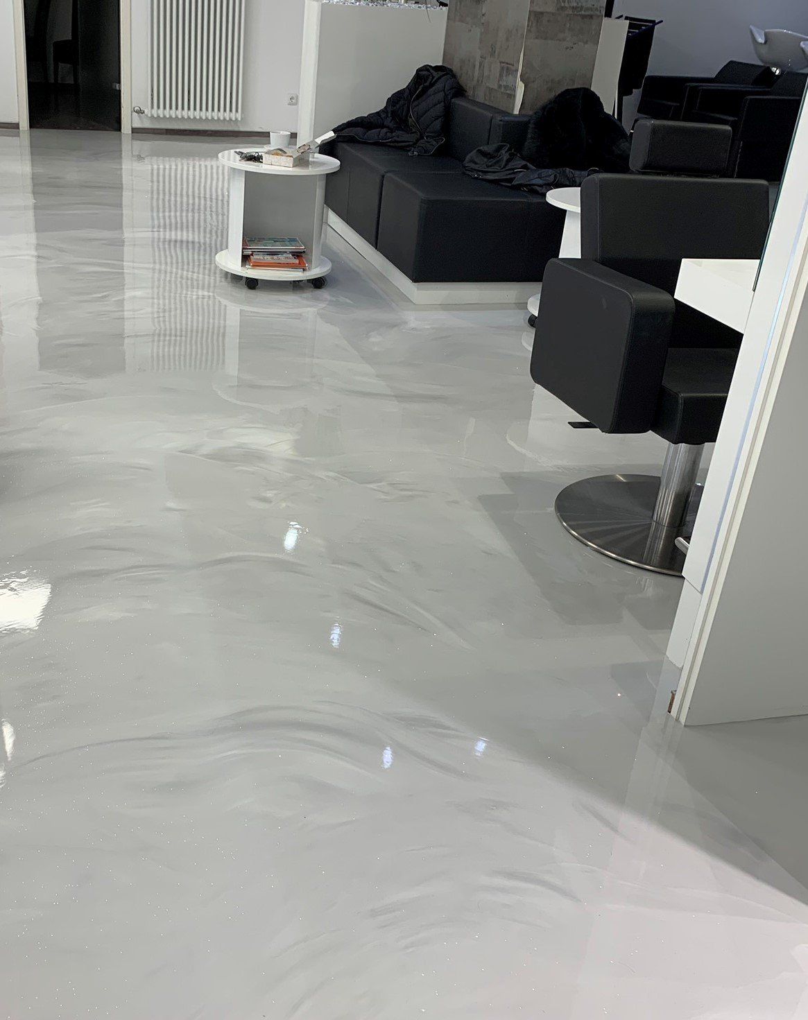 Commercial resin floors in hair salon