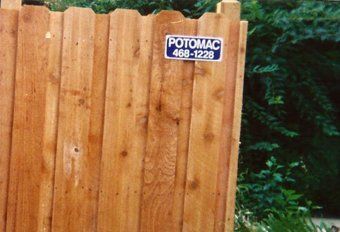 dog ear cut fence - custom fences in Rockville, MD dog ear cut fence - custom fences in Rockville, MD