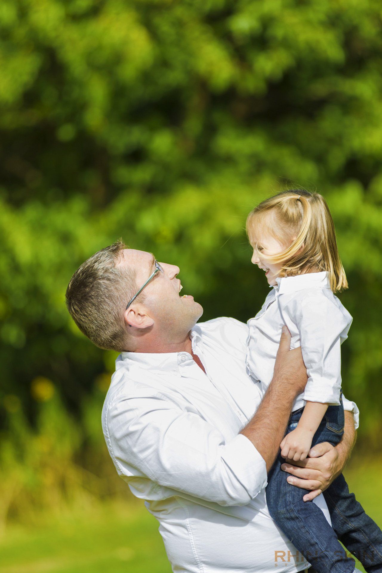 professional family photography, family portraits, photgraphy in toronto, photography in brampton, photography in oakville, photography in mississauga, family photography, family photos, children photography,