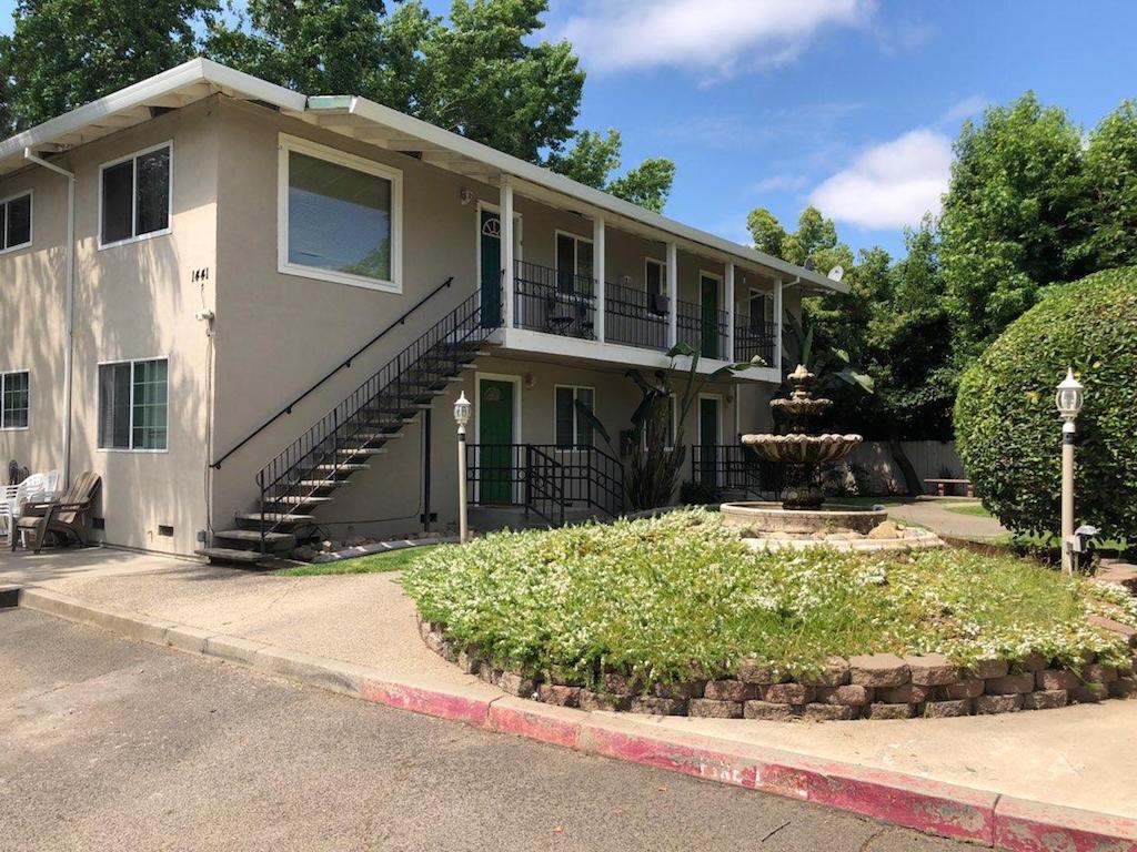 Las Palmas Apartments