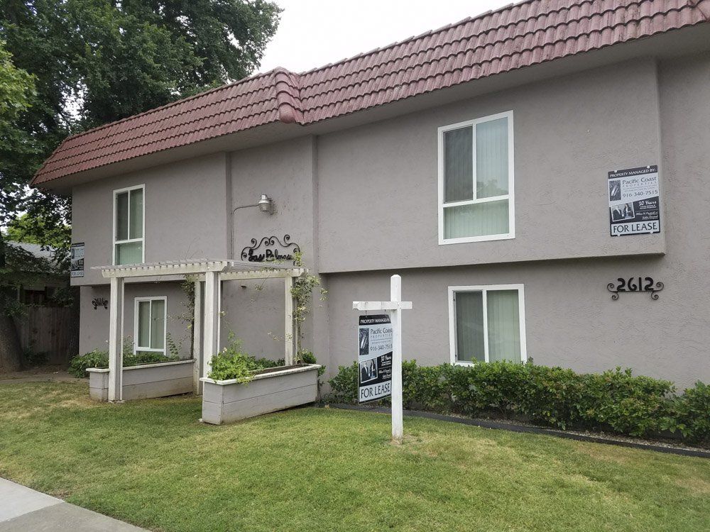 Las Palmas Apartments on Second Street