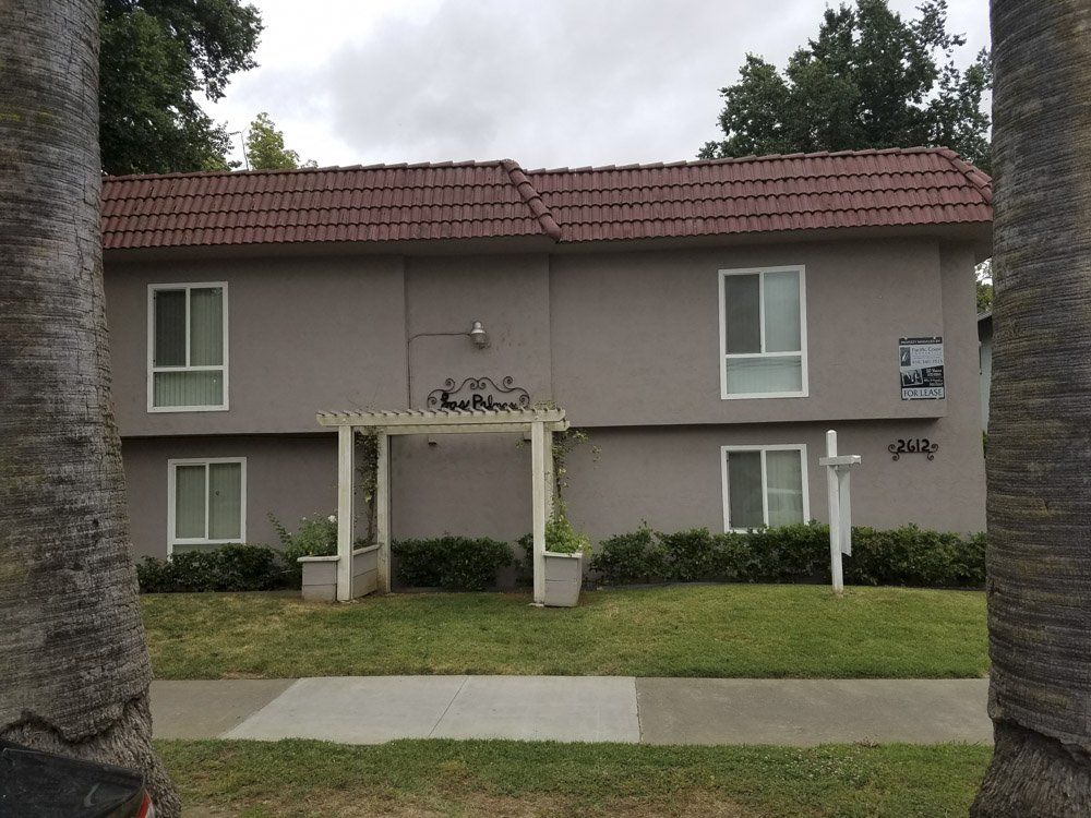 Las Palmas Apartments on Second Street
