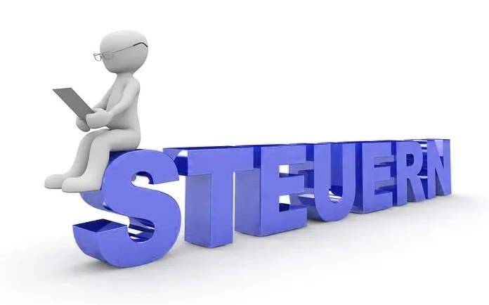 Ein 3D-Mann sitzt auf dem Wort „steuern“