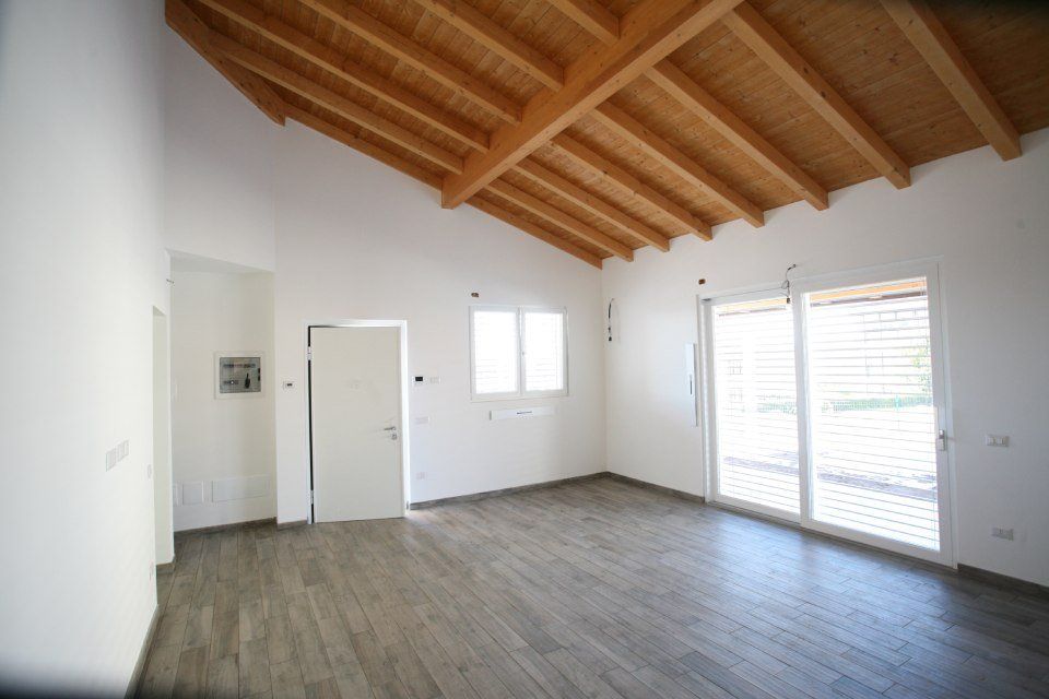 legno massello con copertura spiovente