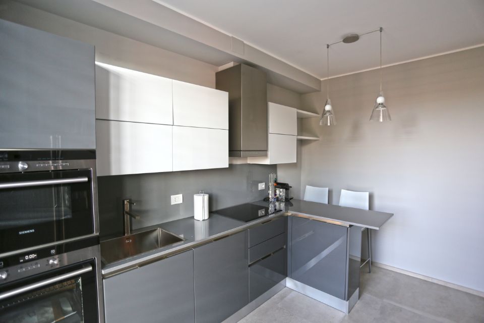 interno cucina con parquet