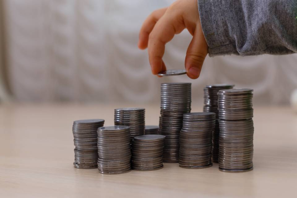 Rappresentazione della valutazione e compravendita di monete antiche