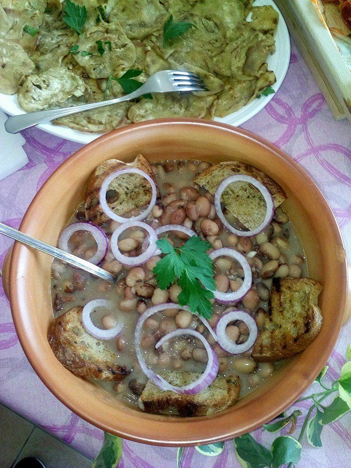 minestra di fagioli con crostini