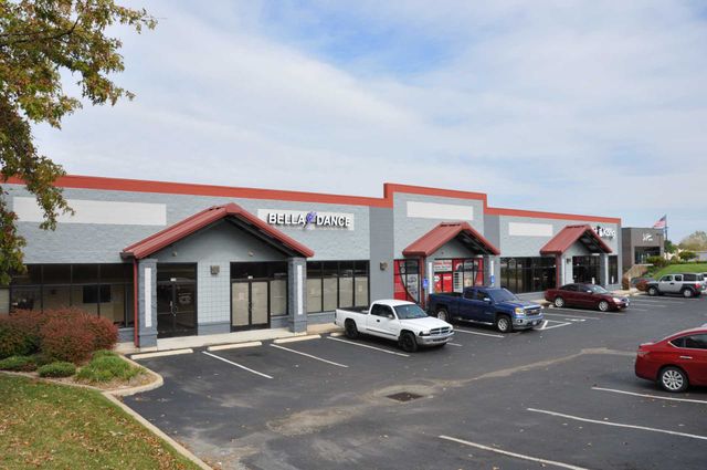 Mid Pointe Centre 4