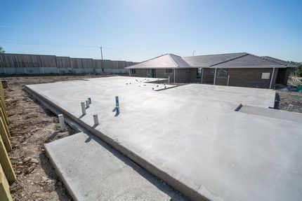 Putting Bricks — Shanahan's Concreting in Uralla, NSW