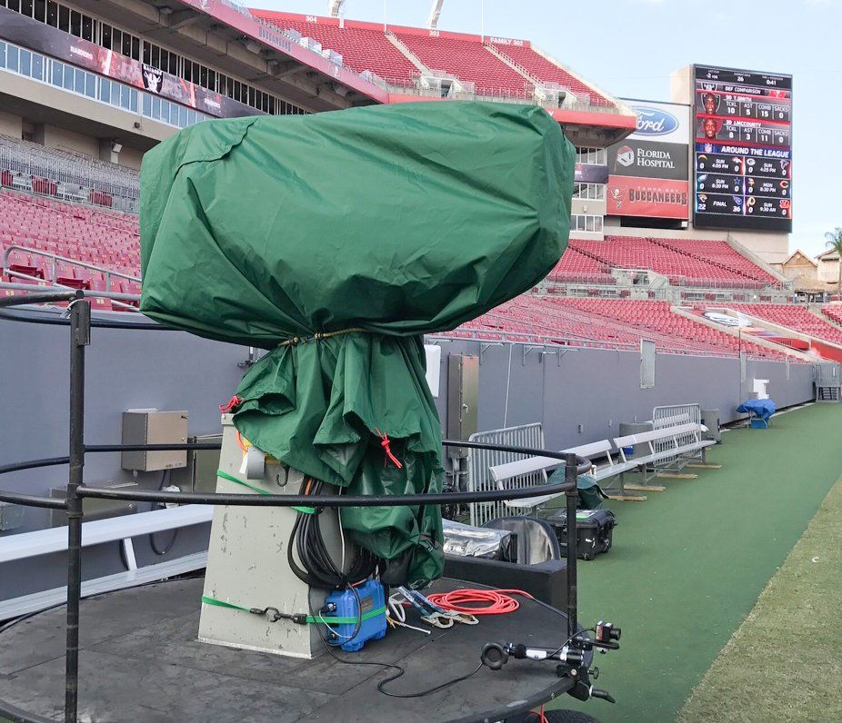 S7 Overnight Elephant Bag on location