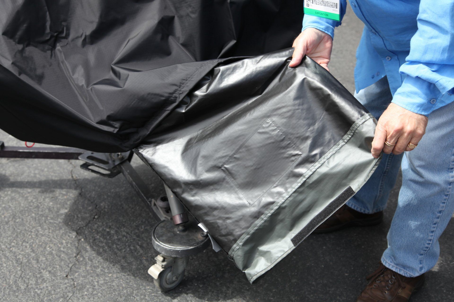 Attached storage bag  S7 Overnight Elephant Bag.