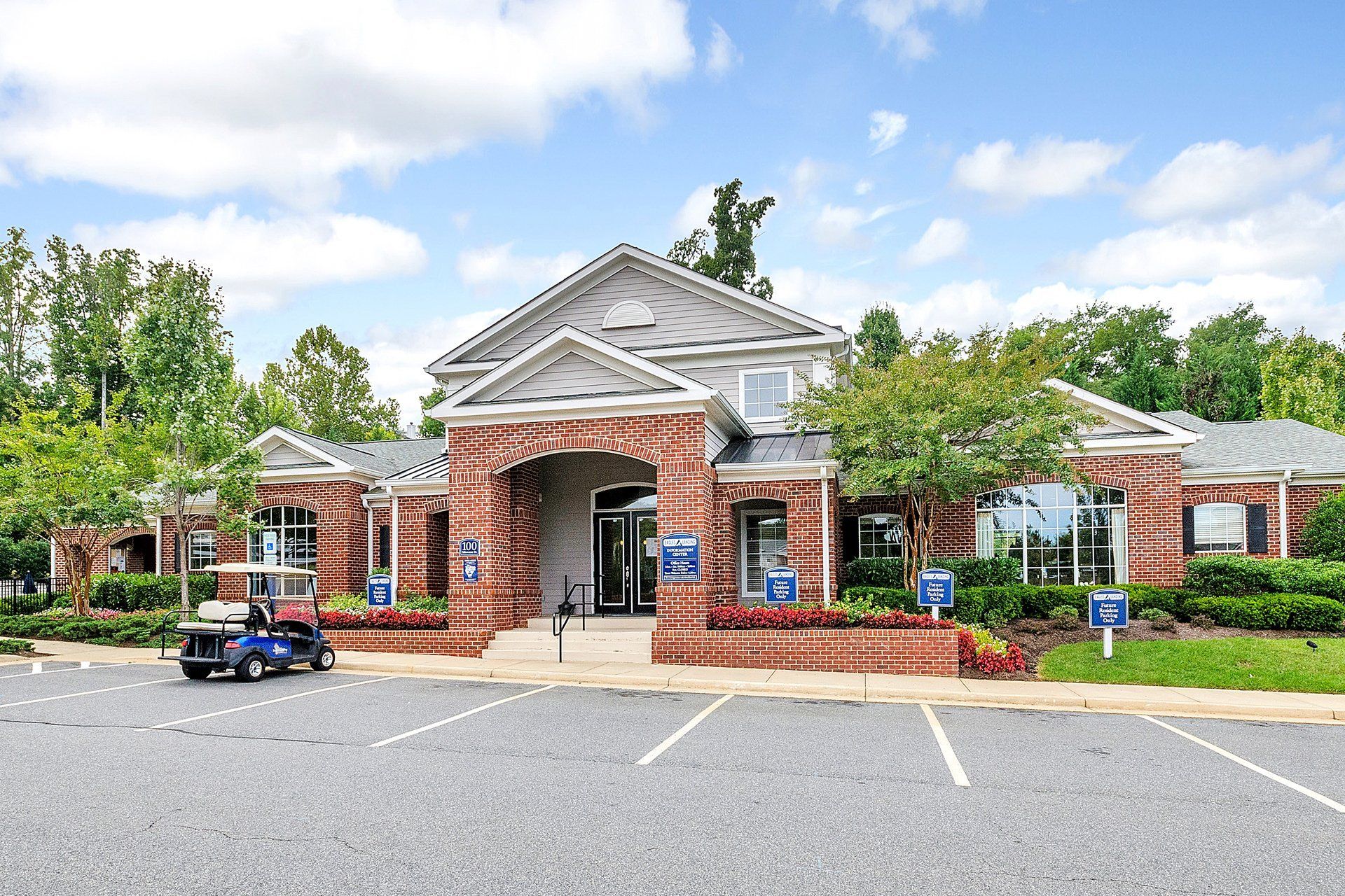 Eagles Landing Entrance