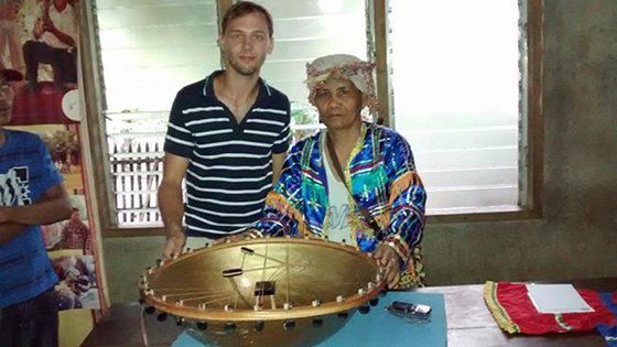 Caleb with the Tinananon chief and the Salimbaa.
