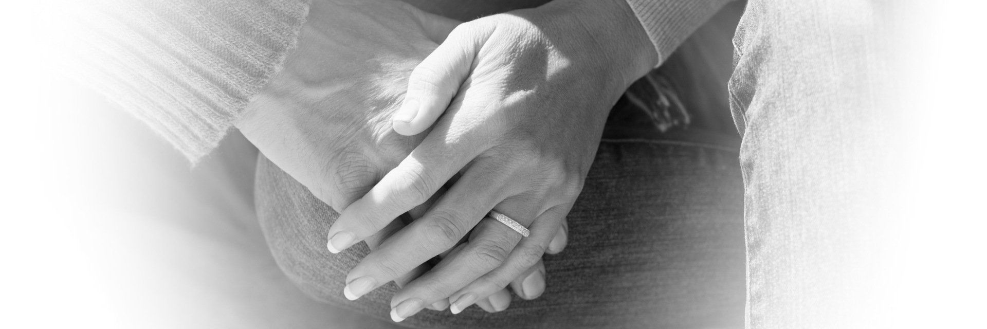 hands on knee