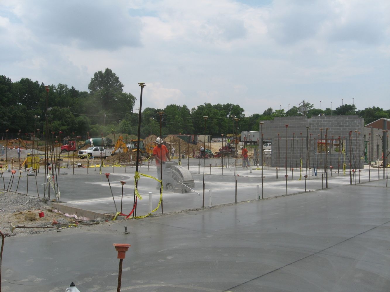 Working with concrete blocks and concrete foundations in Forest Park, OH